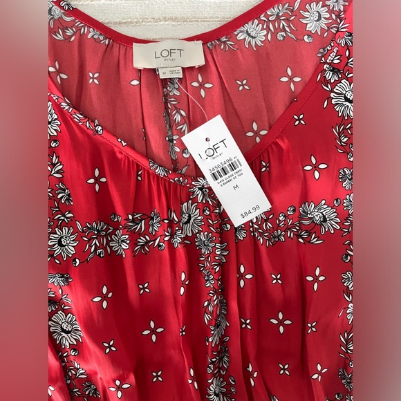 Beautiful never worn with tags midi style dress. Red and black, medium - Picture 3 of 6